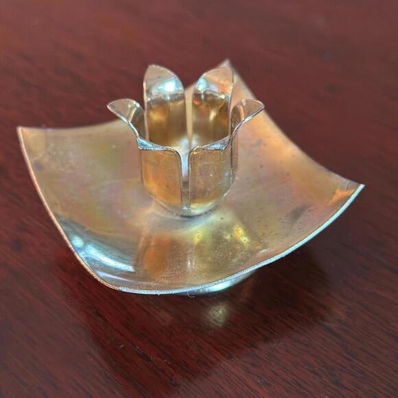 Pair of Mid-Century Modern Brass Tulip Candle Holders - Picture 1 of 4